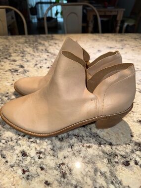Kelsi Dagger Women's Tan Leather Cutout Ankle Booties